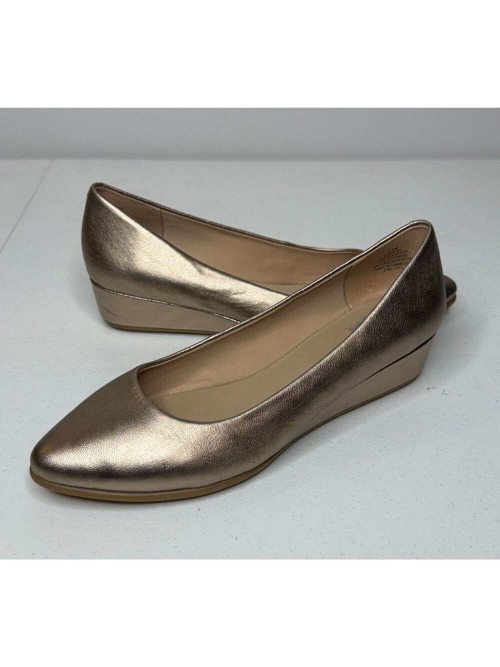 Easy Spirit e360 7.5 Gold Metallic Leather Wedge Pumps Classic